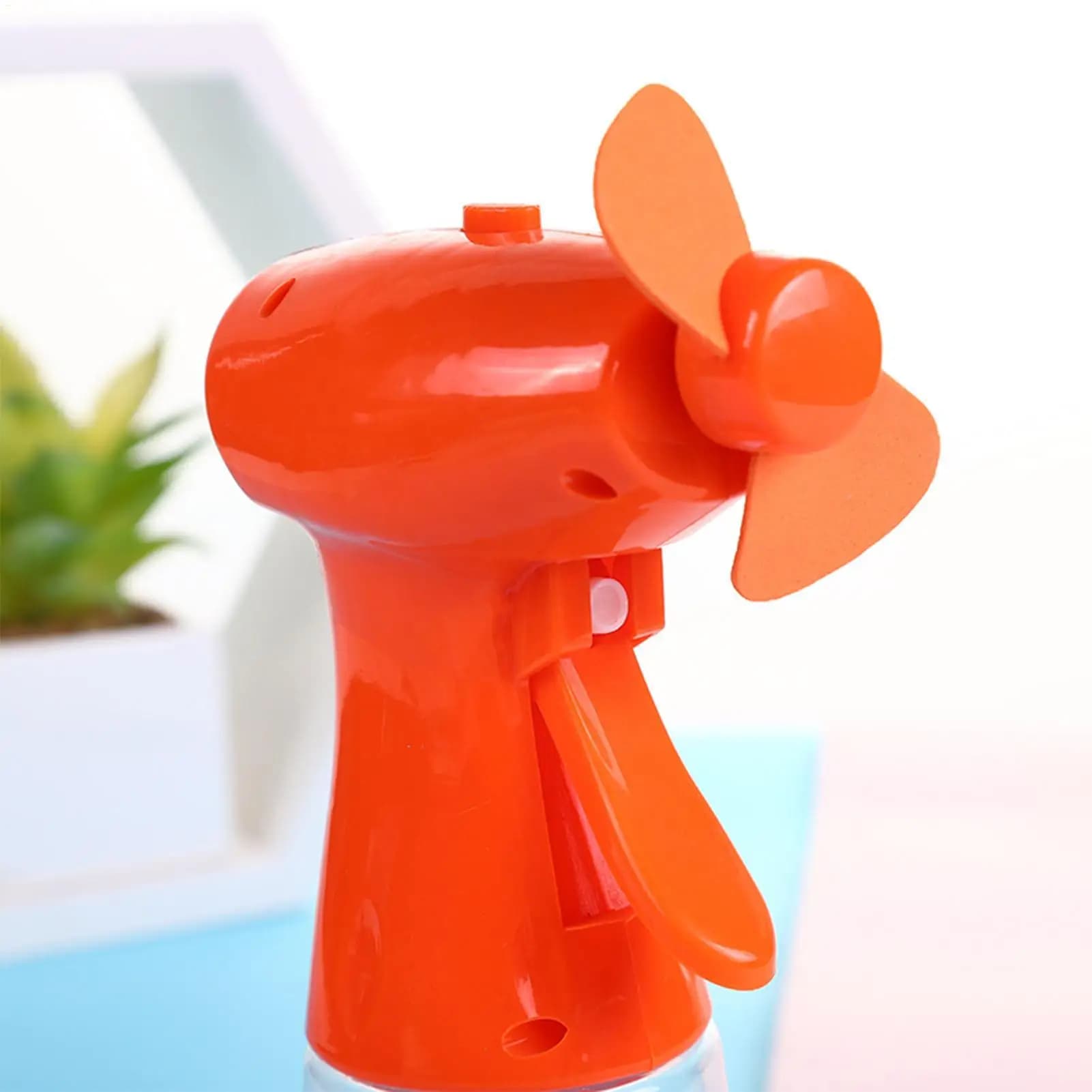 Portable Fan with Mist Water Spray Cooling Fan Battery Operated Personal — image 3